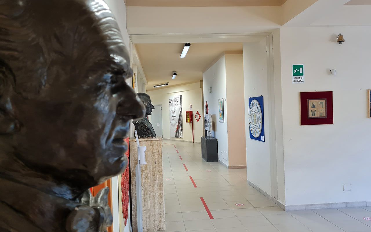 liceo-artistico-regionale-raffaele_libertini_con-annessa-scuola-media_2-14cf0fd7